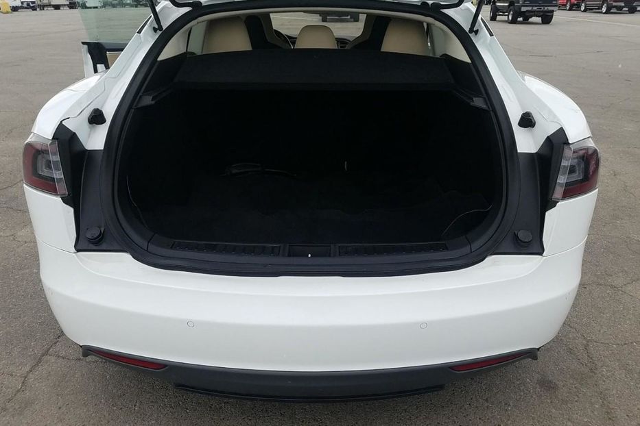 Продам Tesla Model S 4x2 2016 года в Днепре