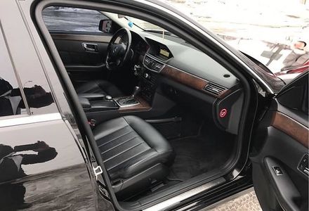 Продам Mercedes-Benz E-Class 2011 года в Черновцах