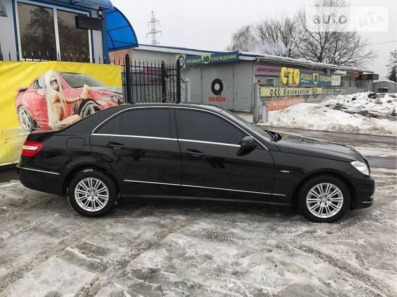 Продам Mercedes-Benz E-Class 2011 года в Черновцах