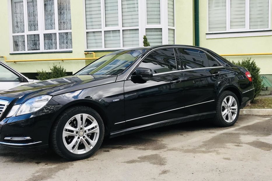 Продам Mercedes-Benz E-Class 2011 года в Черновцах