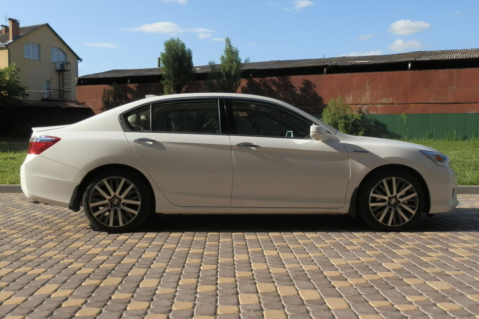 Продам Honda Accord Hybrid Touring 2014 года в Виннице