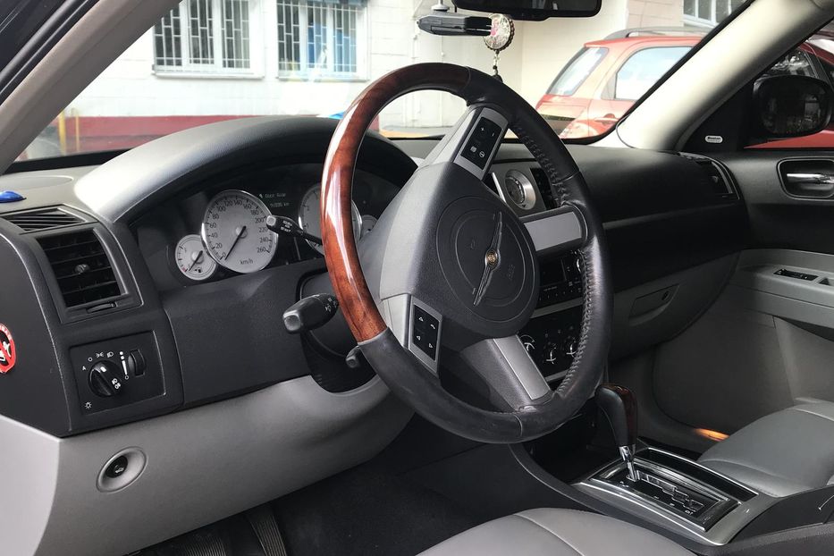 Продам Chrysler 300 C 2007 года в Киеве