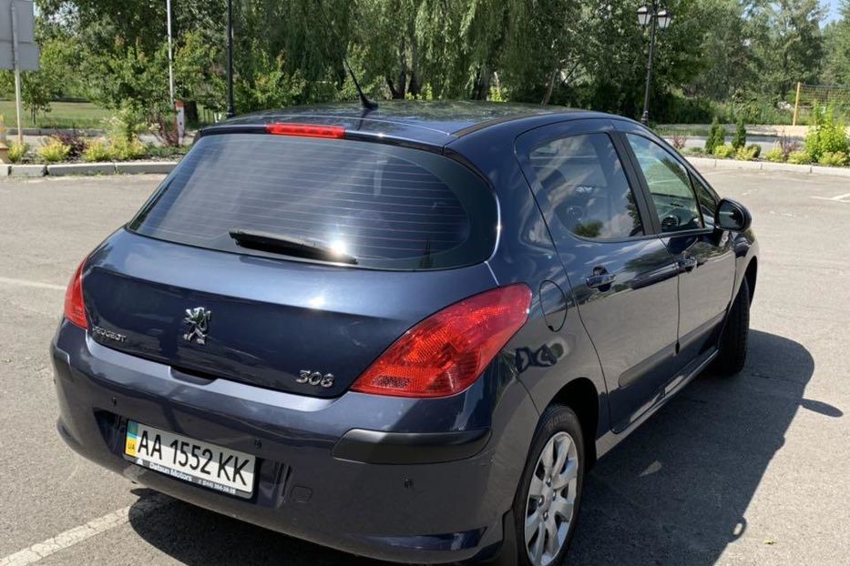 Продам Peugeot 308 2008 года в Киеве