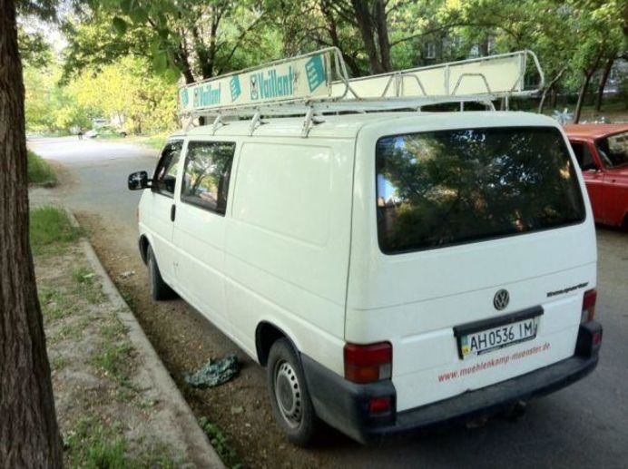 Продам Volkswagen T4 (Transporter) пасс. 1.9 1999 года в г. Мариуполь, Донецкая область