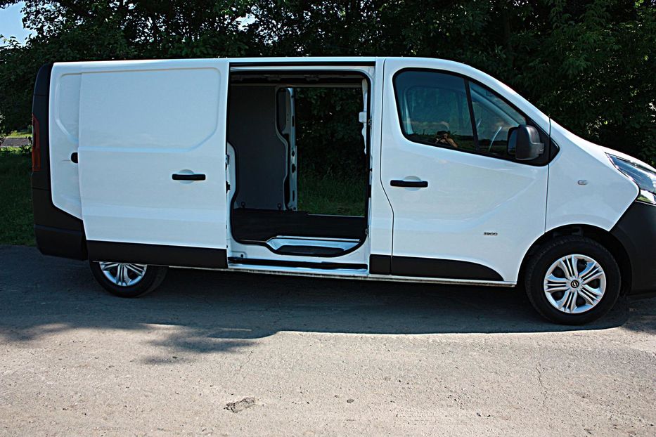 Продам Opel Vivaro груз. LONG 88KW 2015 года в Киеве