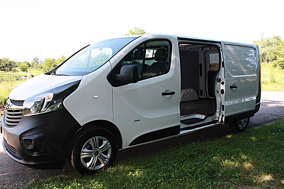 Продам Opel Vivaro груз. LONG 88KW 2015 года в Киеве