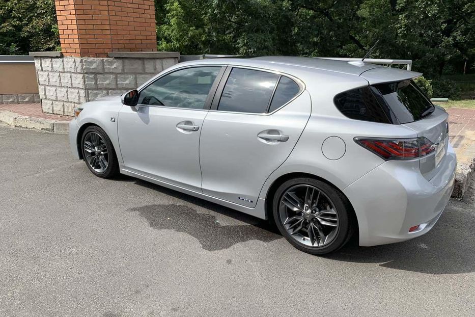 Продам Lexus CT Sport 2012 года в Киеве