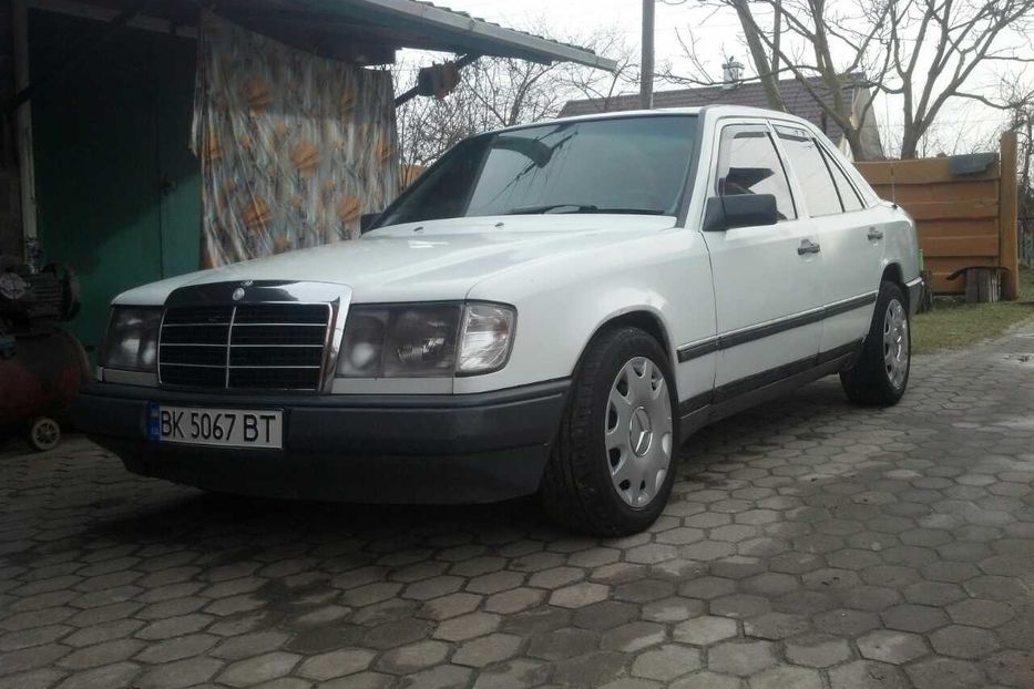 Продам Mercedes-Benz 200 1985 года в Ровно