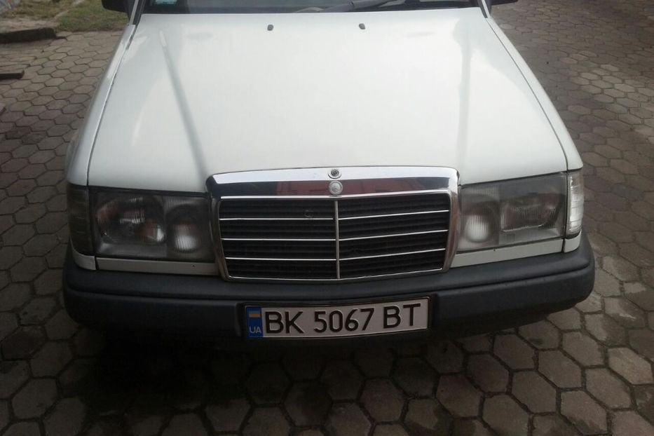 Продам Mercedes-Benz 200 1985 года в Ровно