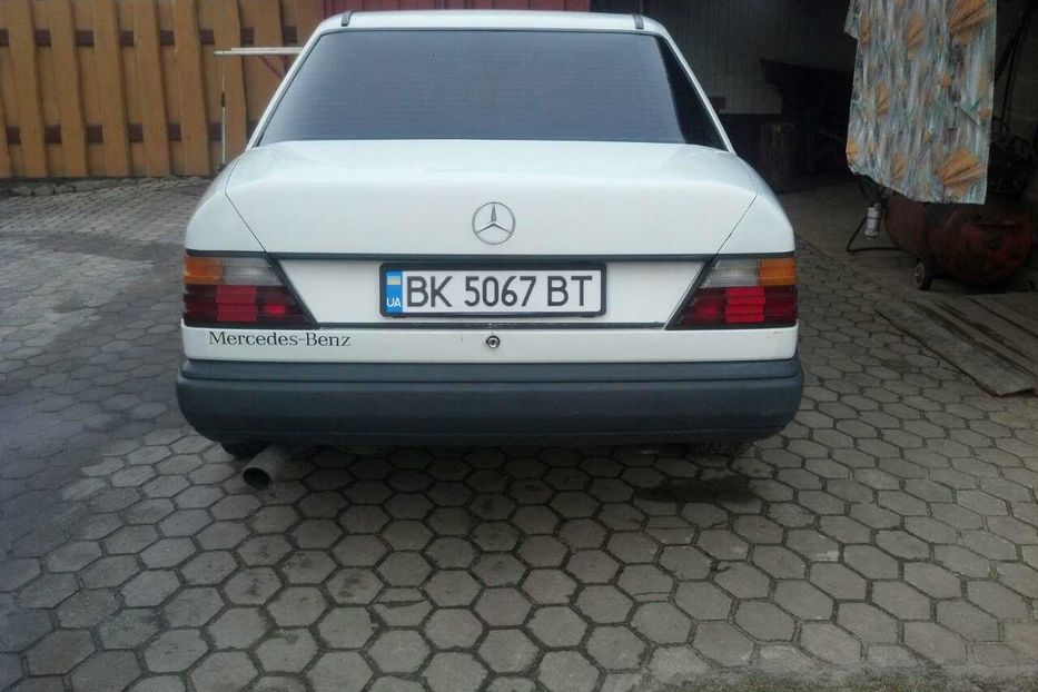 Продам Mercedes-Benz 200 1985 года в Ровно