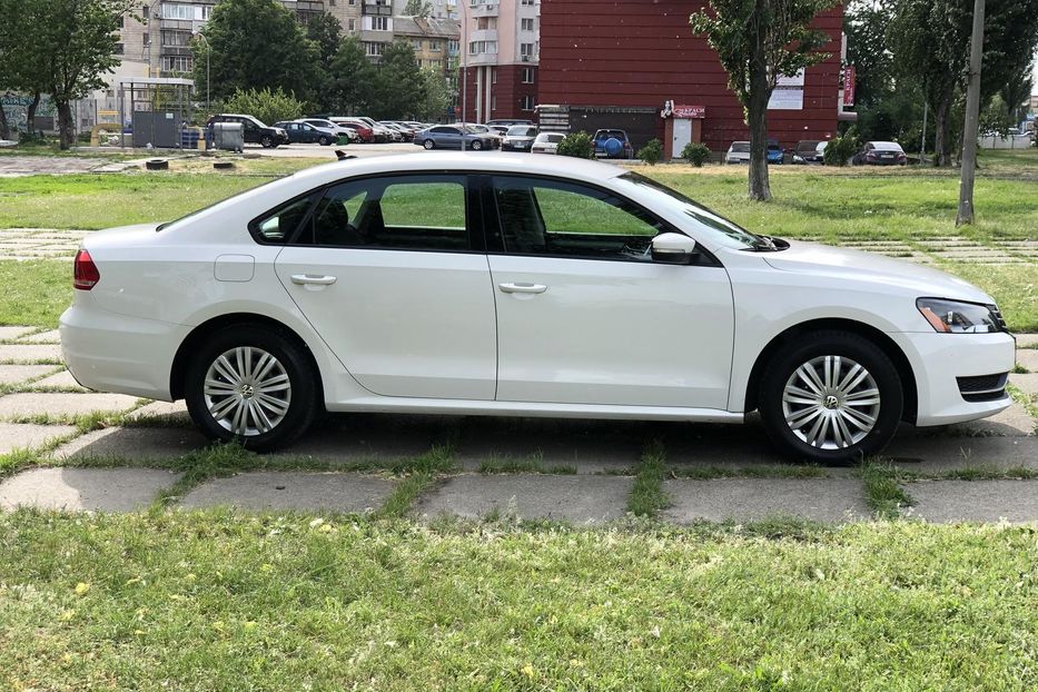 Продам Volkswagen Passat B7 2014 года в Киеве