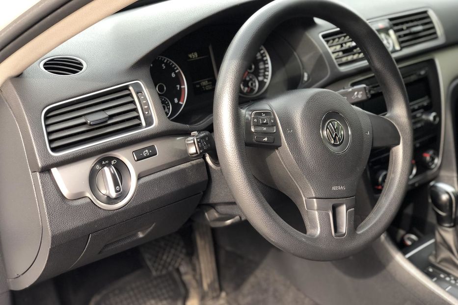 Продам Volkswagen Passat B7 2014 года в Киеве