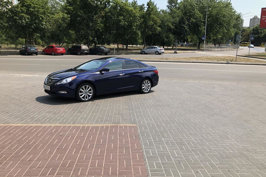 Продам Hyundai Sonata Limited Panomara 2013 года в Киеве