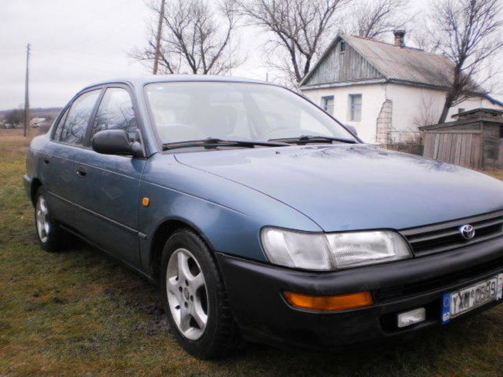 Продам Toyota Corolla 1995 года в Луганске