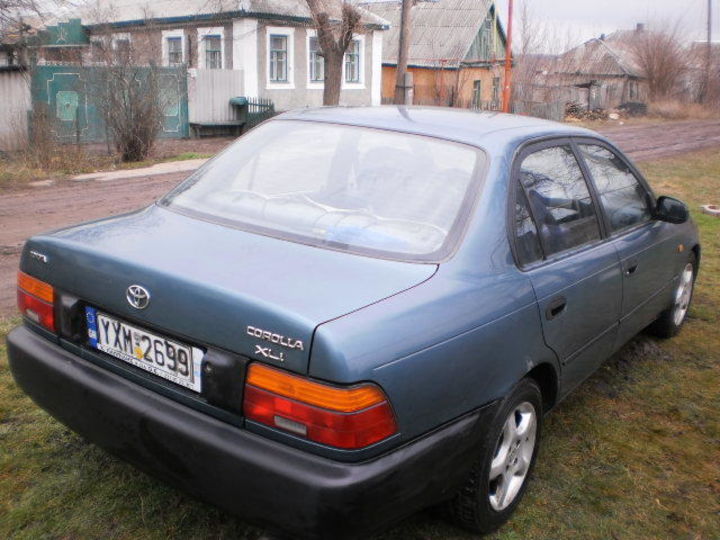 Продам Toyota Corolla 1995 года в Луганске