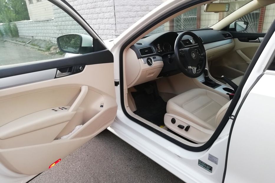 Продам Volkswagen Passat B7 SE 2013 года в Киеве