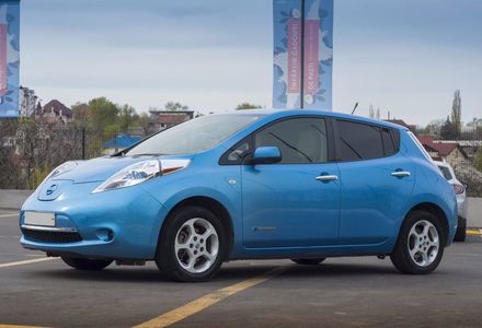 Продам Nissan Leaf 2012 года в Киеве