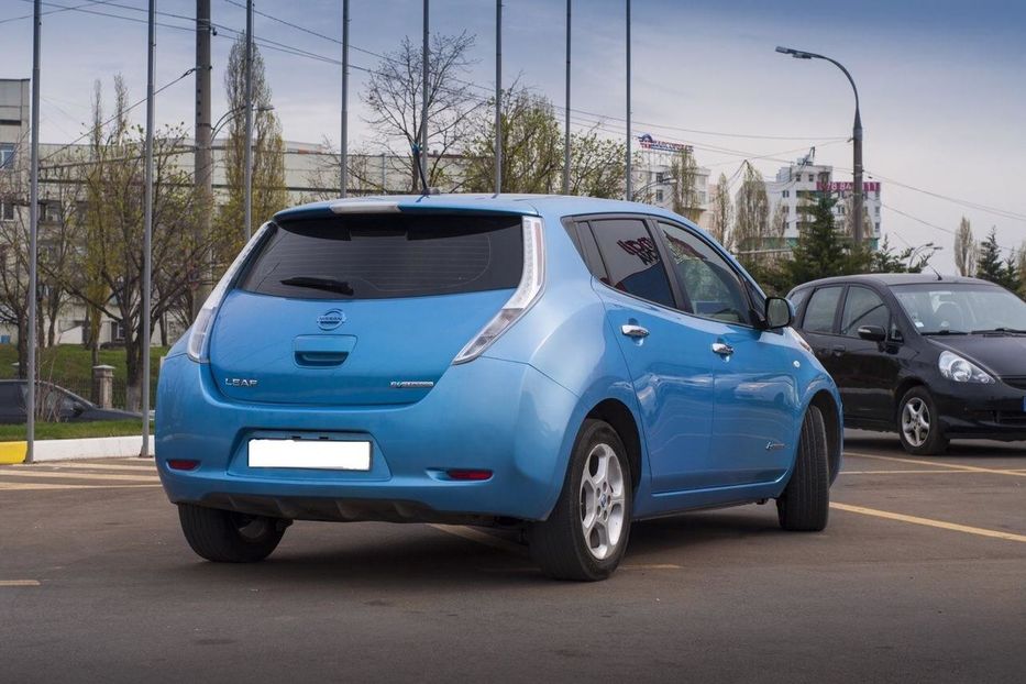 Продам Nissan Leaf 2012 года в Киеве