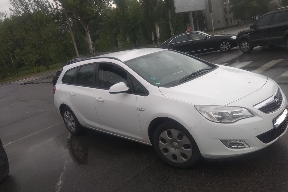 Продам Opel Astra J EcoFlex 2011 года в Днепре