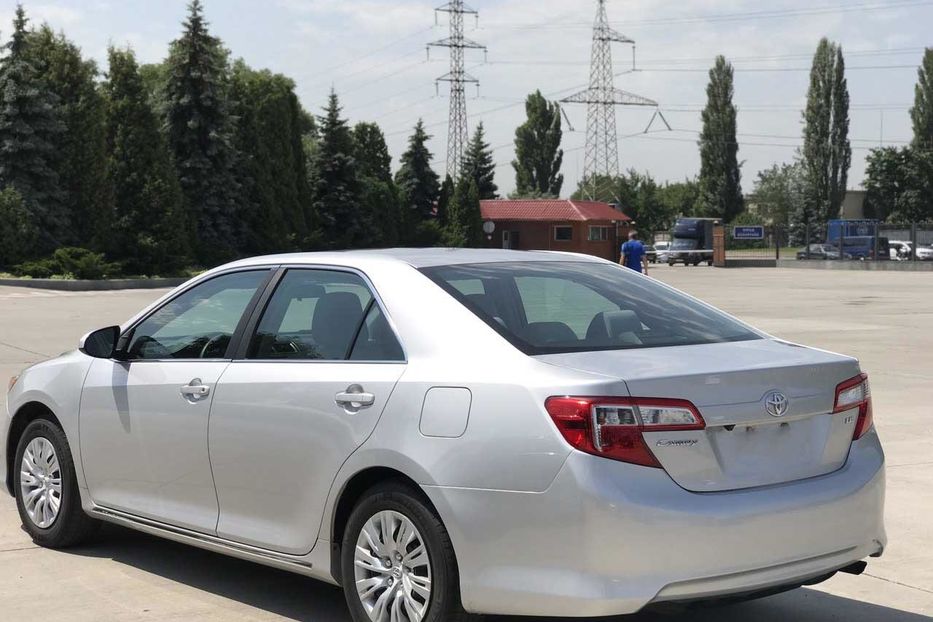 Продам Toyota Camry LE 2013 года в Киеве