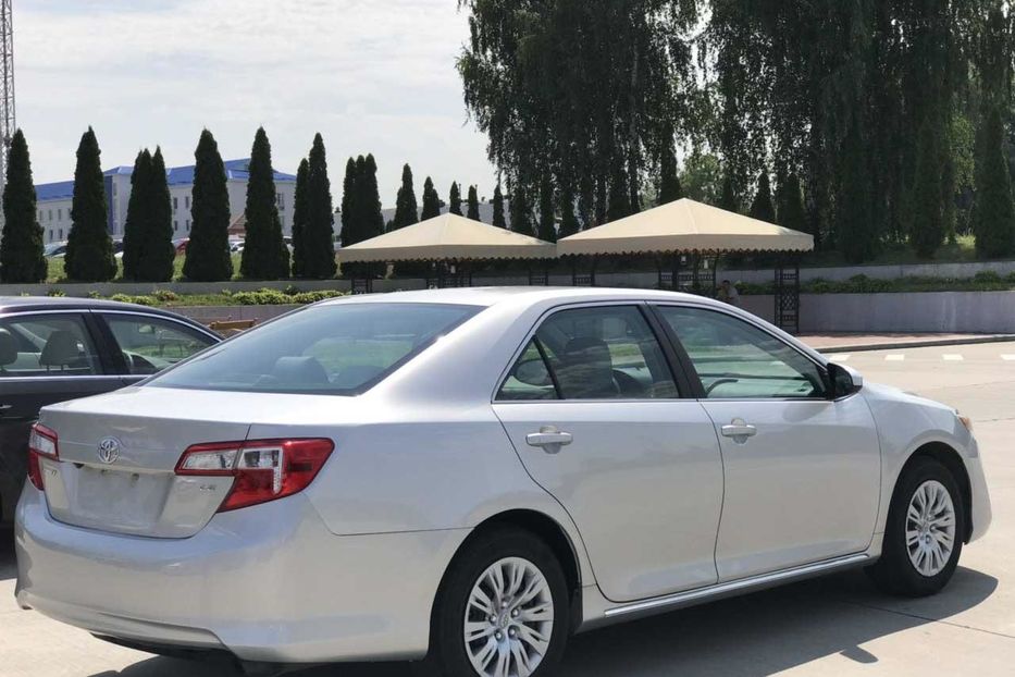 Продам Toyota Camry LE 2013 года в Киеве