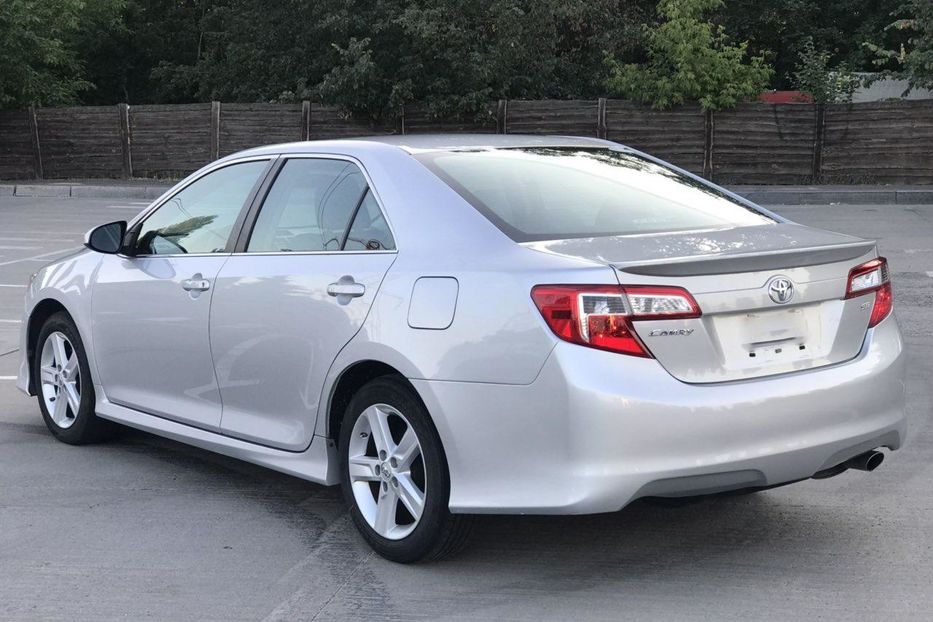 Продам Toyota Camry SE 2013 года в Киеве