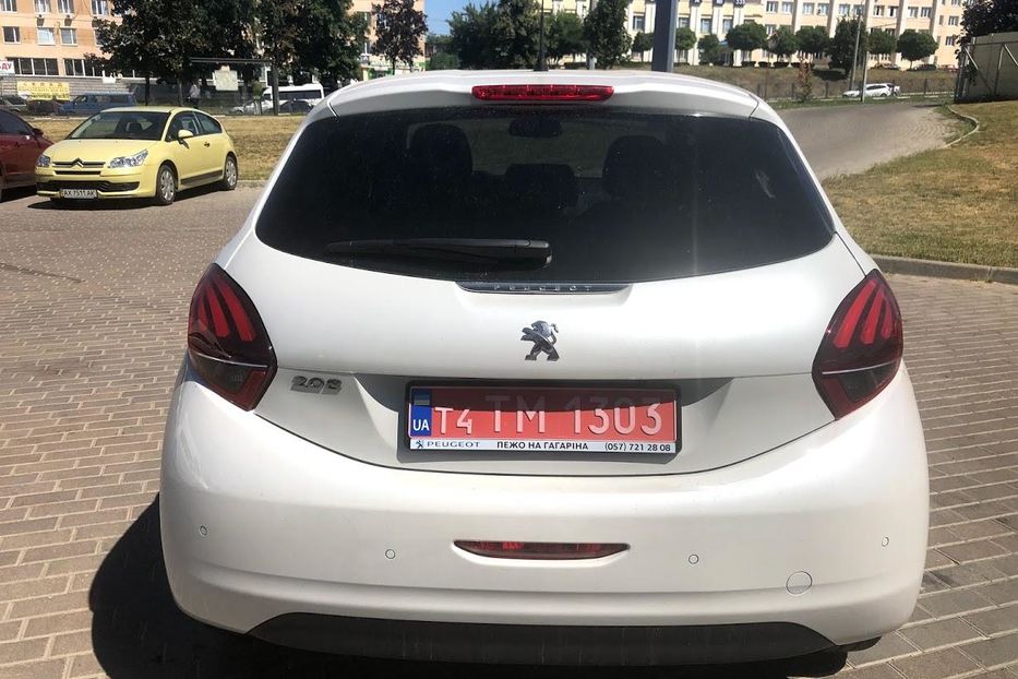 Продам Peugeot 208 ALLURE 2018 года в Харькове