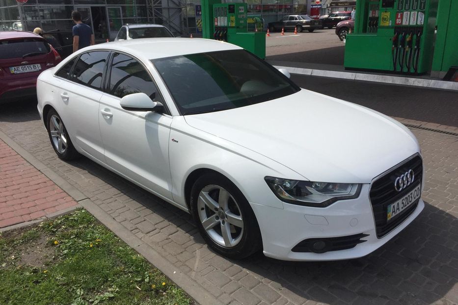 Продам Audi A6 S-LINE 2013 года в Киеве