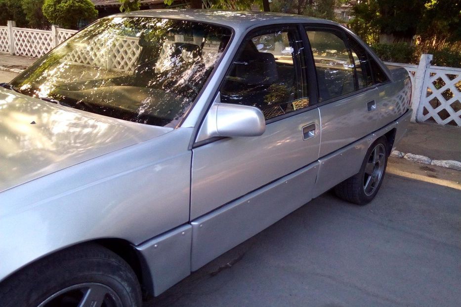 Продам Opel Omega 1986 года в г. Мариуполь, Донецкая область