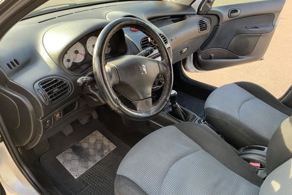 Продам Peugeot 206 2004 года в Киеве