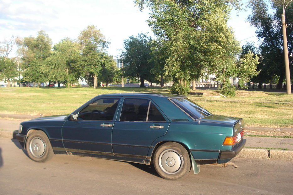 Продам Mercedes-Benz E-Class 190Е 1982 года в Харькове