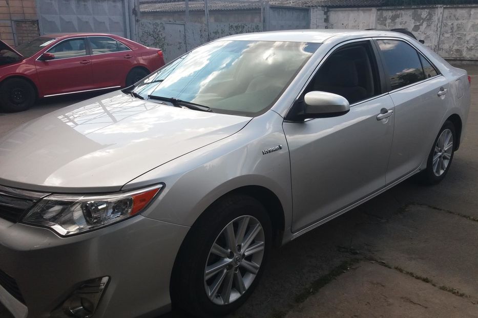 Продам Toyota Camry Гибрид 2013 года в Киеве