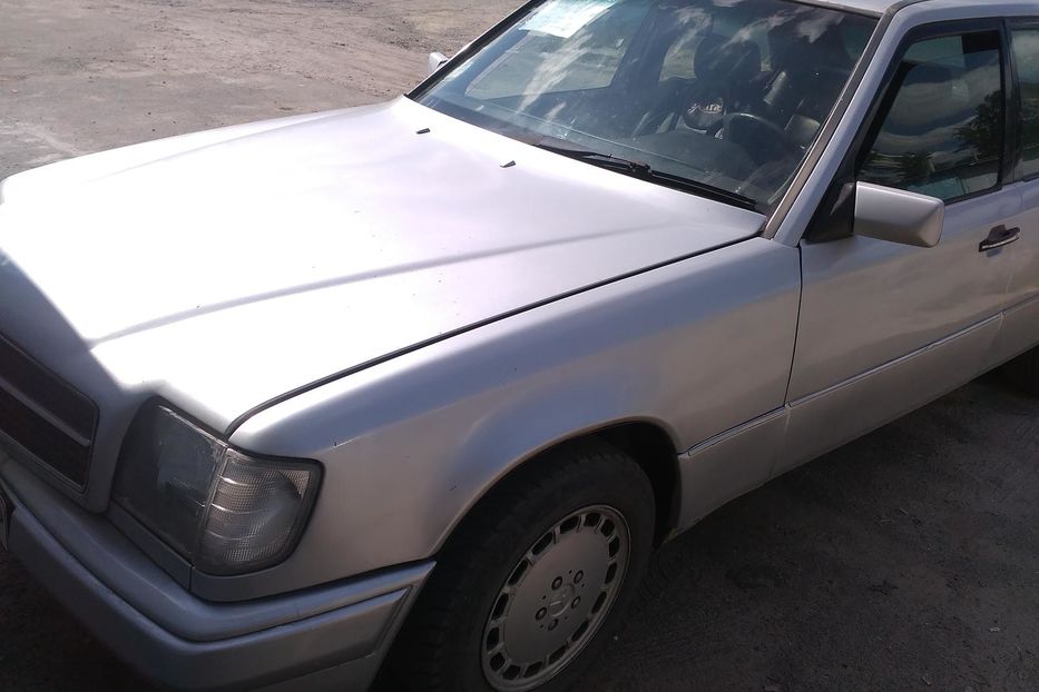 Продам Mercedes-Benz E-Class 124 1993 года в Харькове