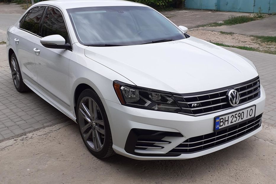 Продам Volkswagen Passat B8 R-Line 2016 года в Одессе