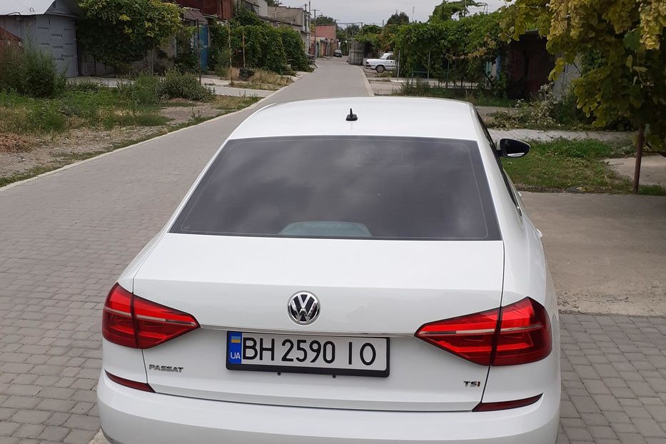 Продам Volkswagen Passat B8 R-Line 2016 года в Одессе