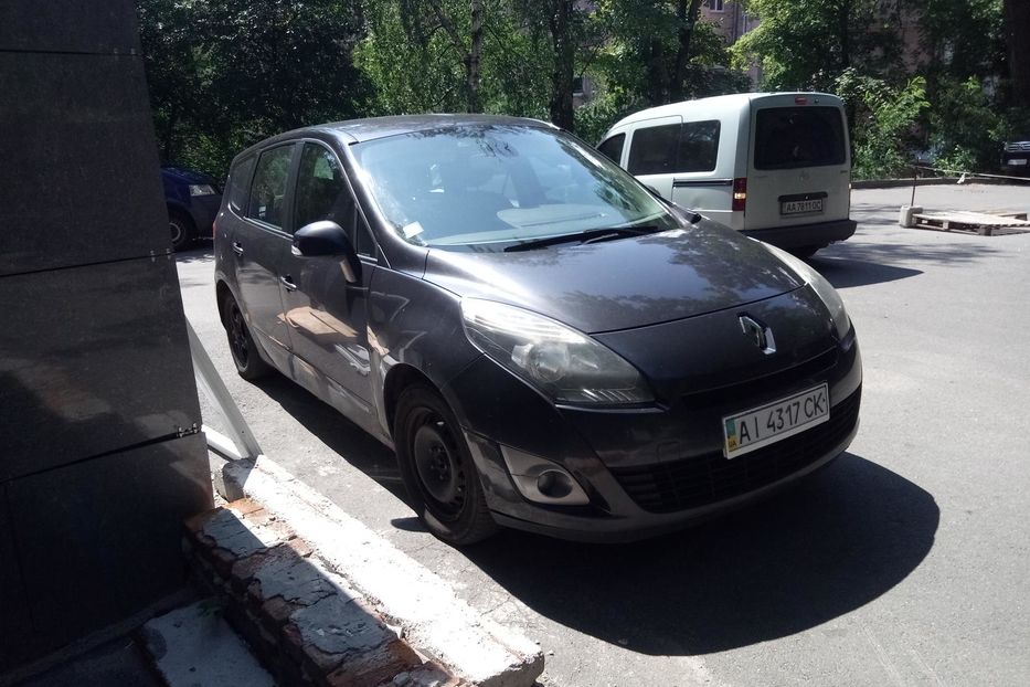 Продам Renault Grand Scenic 2011 года в Киеве