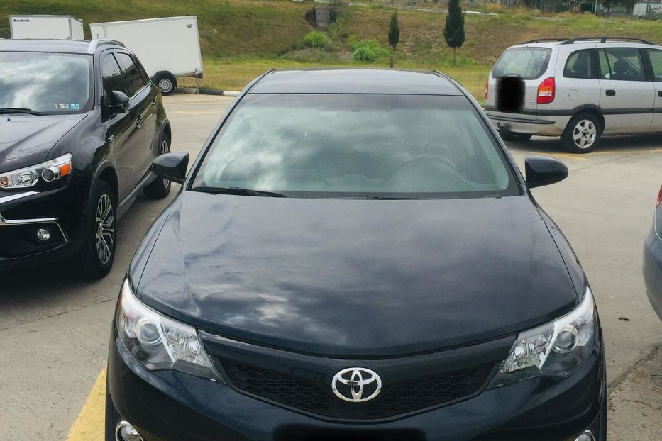 Продам Toyota Camry 2014 года в Киеве