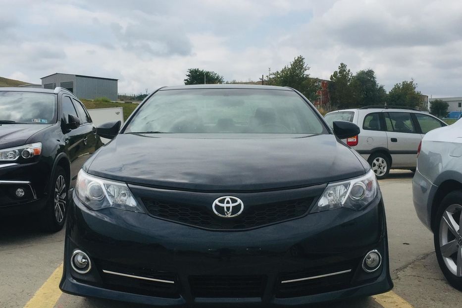 Продам Toyota Camry 2014 года в Киеве