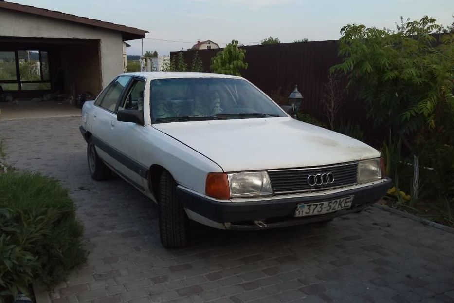 Продам Audi 100 Поиск... 1986 года в Киеве