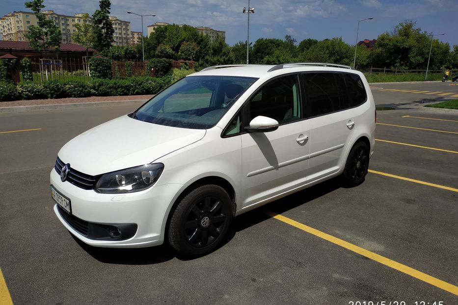 Продам Volkswagen Touran 2014 года в Киеве