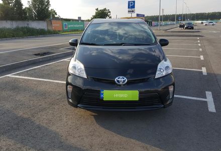 Продам Toyota Prius HYBRID 2013 года в Киеве
