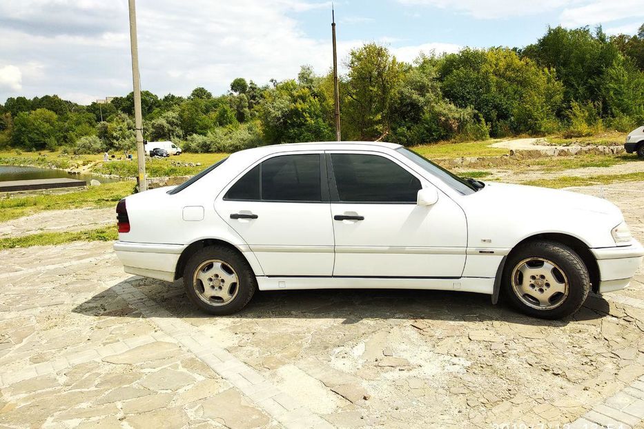 Продам Mercedes-Benz C-Class 1997 года в Днепре