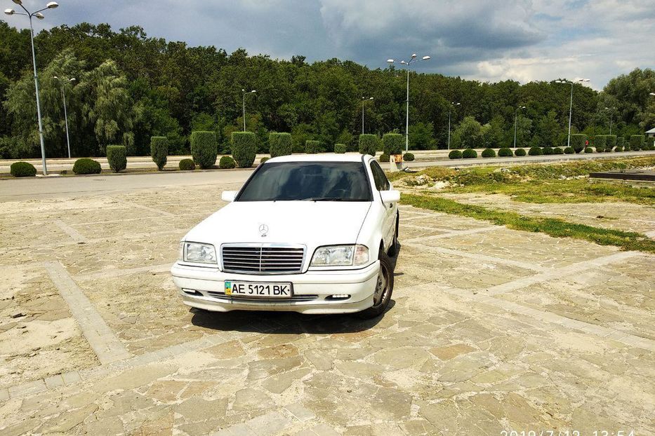 Продам Mercedes-Benz C-Class 1997 года в Днепре