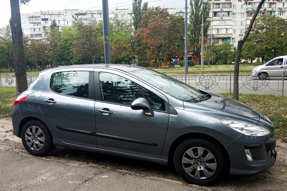 Продам Peugeot 308 2011 года в Киеве