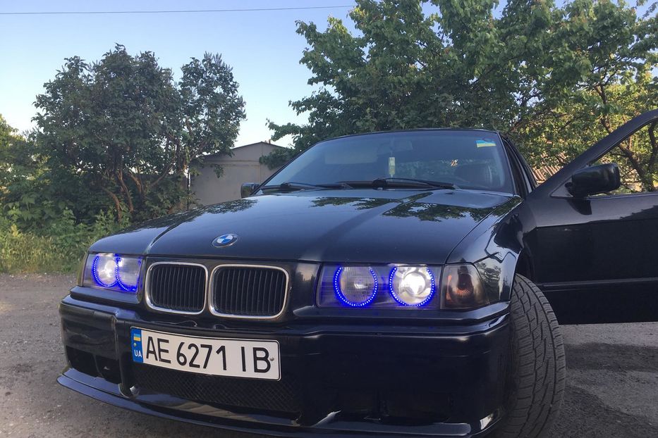 Продам BMW 320 1992 года в г. Кривой Рог, Днепропетровская область