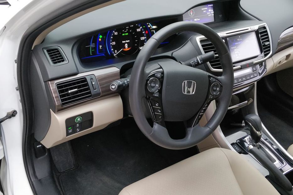 Продам Honda Accord Hybrid 2016 года в Днепре