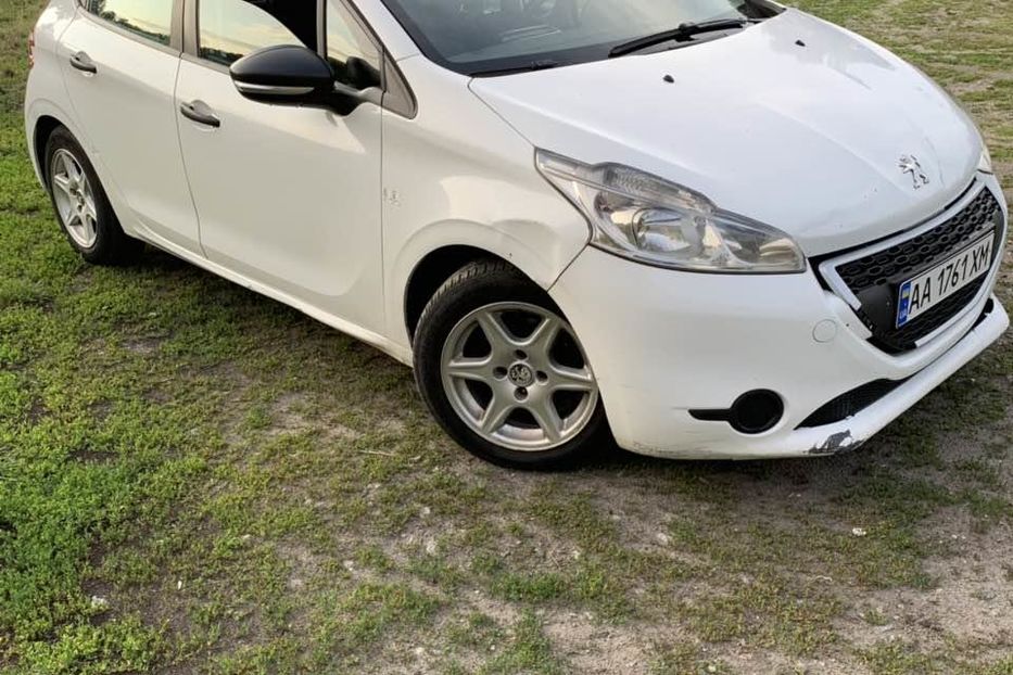 Продам Peugeot 208 2012 года в Киеве