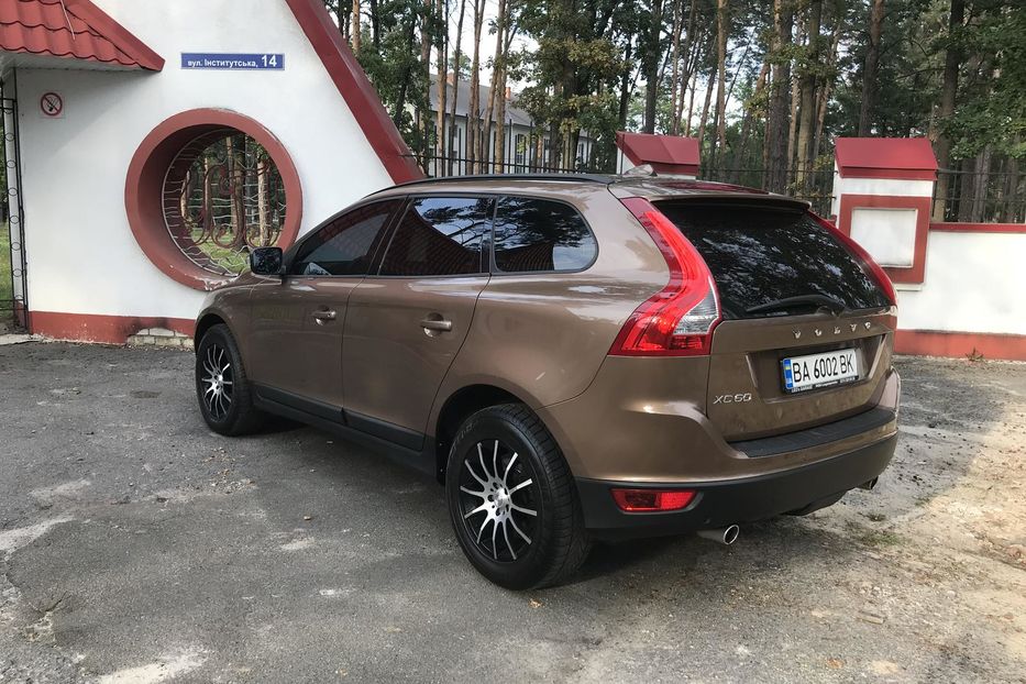 Продам Volvo XC60 2011 года в г. Ирпень, Киевская область