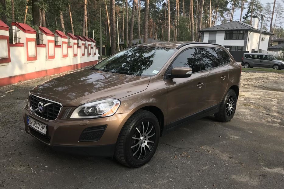 Продам Volvo XC60 2011 года в г. Ирпень, Киевская область