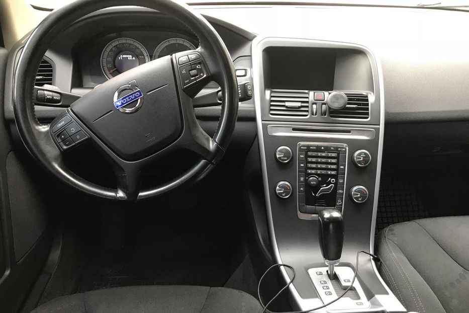 Продам Volvo XC60 2011 года в г. Ирпень, Киевская область